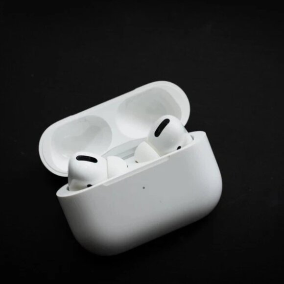 Air Pod 2nd Generation - Picture 3 of 4